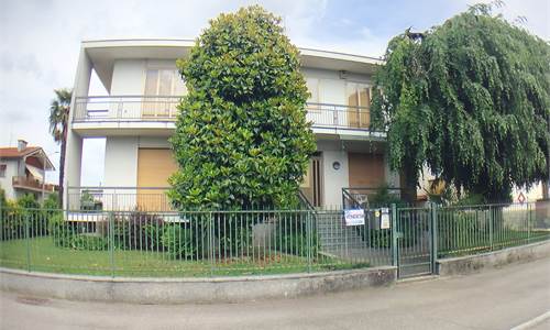Villa In Vendita a Rovellasca