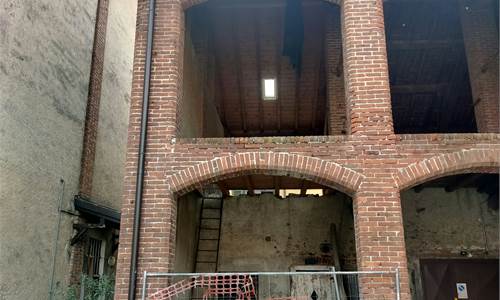 Rustico/Casale In Vendita a Bregnano