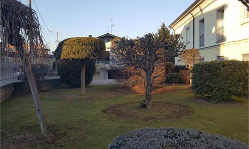 Villa Bifamiliare In Vendita a Rovello Porro